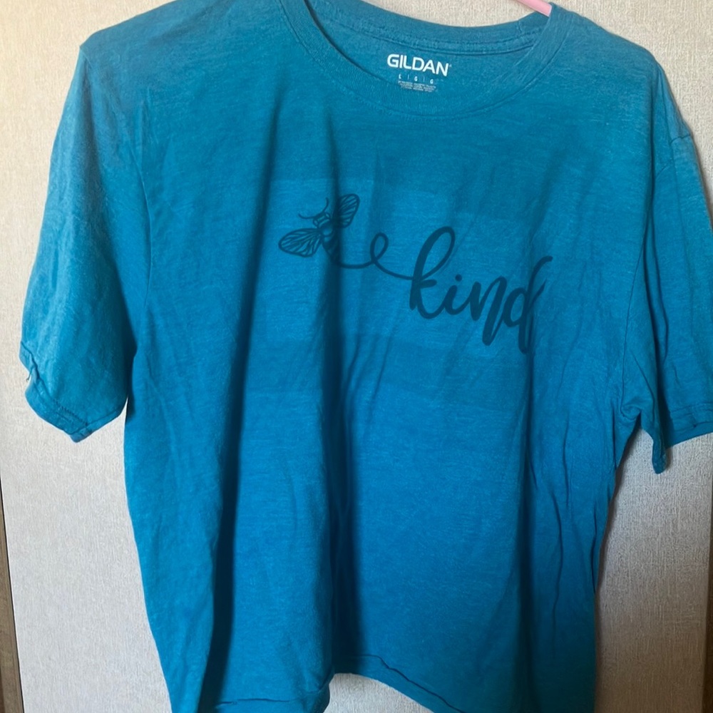 FINAL MARKDOWN Gildan be kind Short Sleeve Tee Vibrant Cotton Casual large